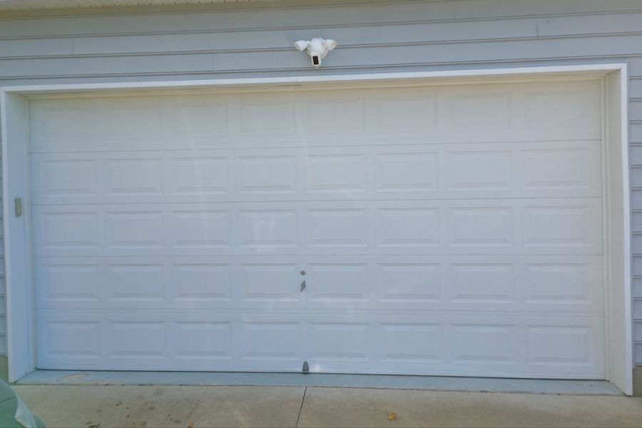 At Armin’s Garage Doors, we believe in the importance of regular garage door upkeep and tune-ups to enhance your home’s security and curb appeal.