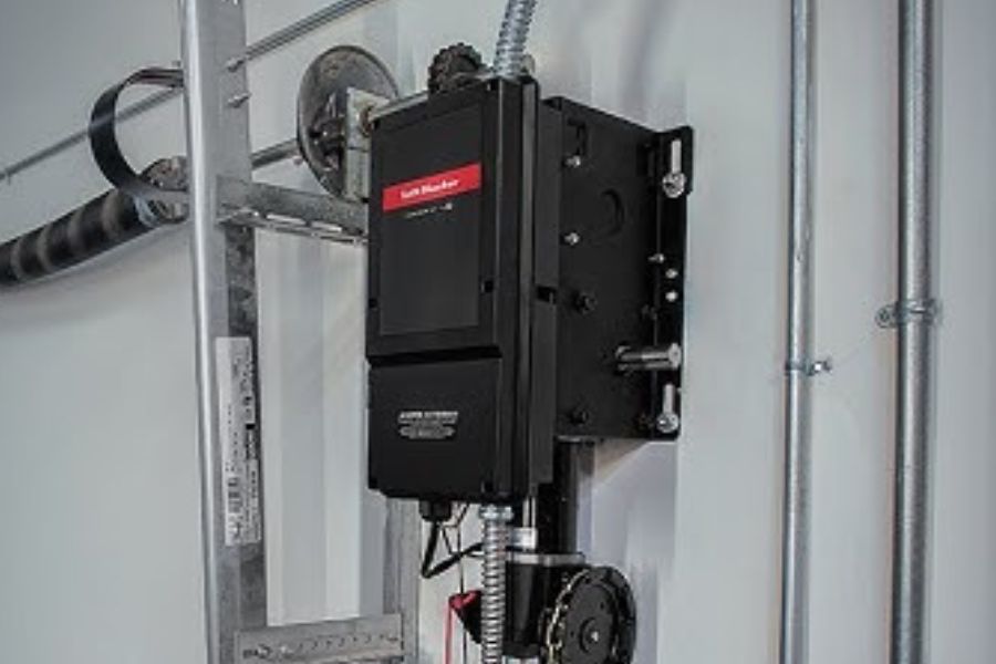 At Armin’s Garage Doors, we offer high-quality hoist commercial door operators, suitable for a variety of professional settings.